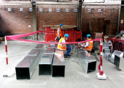 Sistema de presurización de escalera Perú Farma